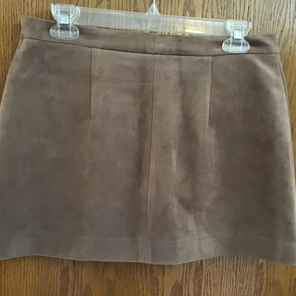 BCBG MAXAZRIA skirt, size small, leather like material, light brown - Picture 2 of 12